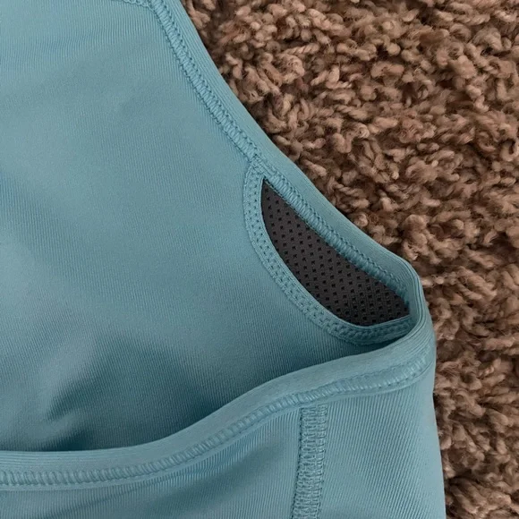 Nike Women's Medium Impact Sports Bra - Picture 3 of 4